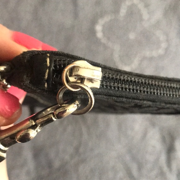 Coach wristlet - Picture 4 of 8